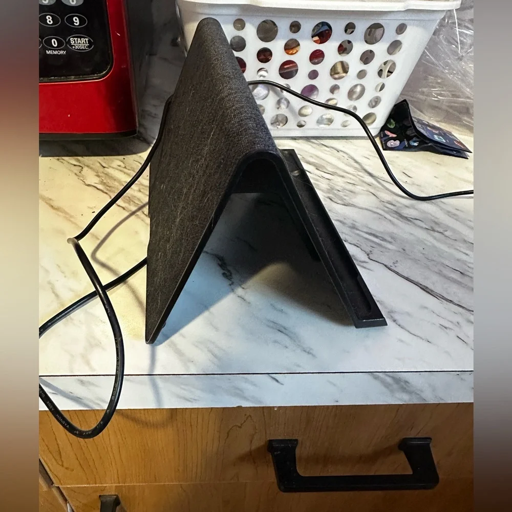 Wireless charging dock for Kindle Fire 8 Plus